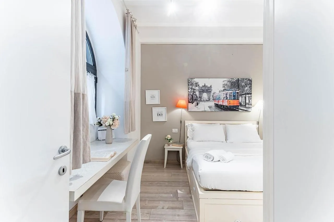 מילאנו Joivy Balabiot Apartment 0*,